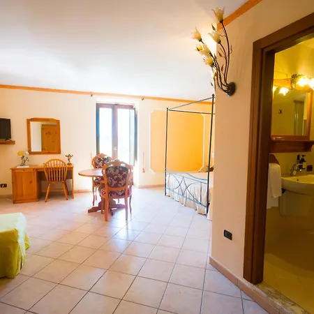 Gasthof Filohostel L'albergo Glocale SantʼAgata deʼ Goti