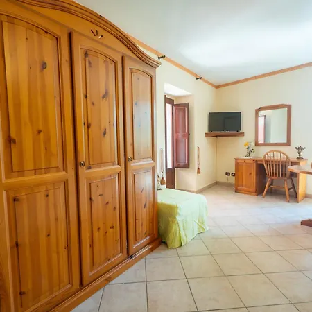 Filohostel L'albergo Glocale 3* SantʼAgata deʼ Goti