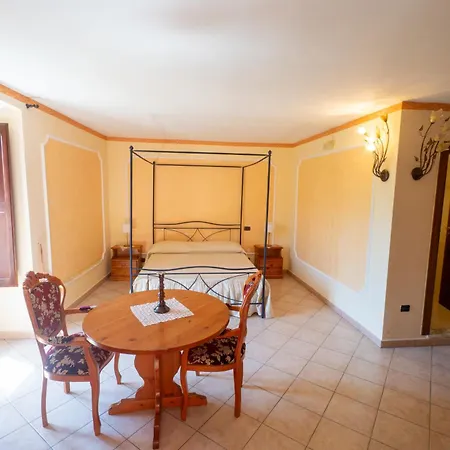Gasthof Filohostel L'albergo Glocale SantʼAgata deʼ Goti