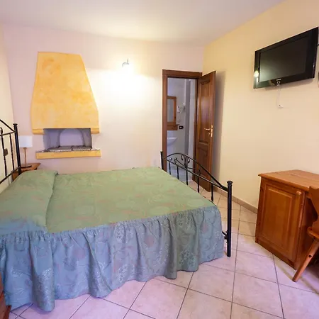 Filohostel L'albergo Glocale Gasthof SantʼAgata deʼ Goti