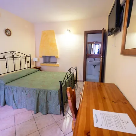 Gasthof Filohostel L'albergo Glocale SantʼAgata deʼ Goti