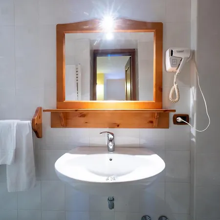 Filohostel L'albergo Glocale Affittacamere 3*
