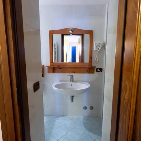 Filohostel L'albergo Glocale Gasthof SantʼAgata deʼ Goti