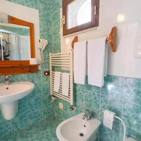 Filohostel L'albergo Glocale SantʼAgata deʼ Goti