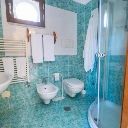 Filohostel L'albergo Glocale Affittacamere 3*