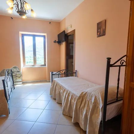 Affittacamere Filohostel L'albergo Glocale SantʼAgata deʼ Goti