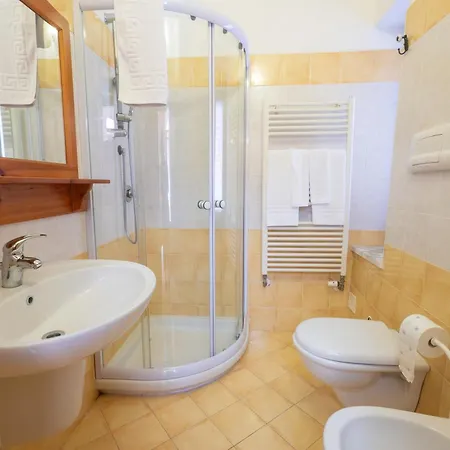Filohostel L'albergo Glocale SantʼAgata deʼ Goti