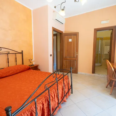 Filohostel L'albergo Glocale SantʼAgata deʼ Goti